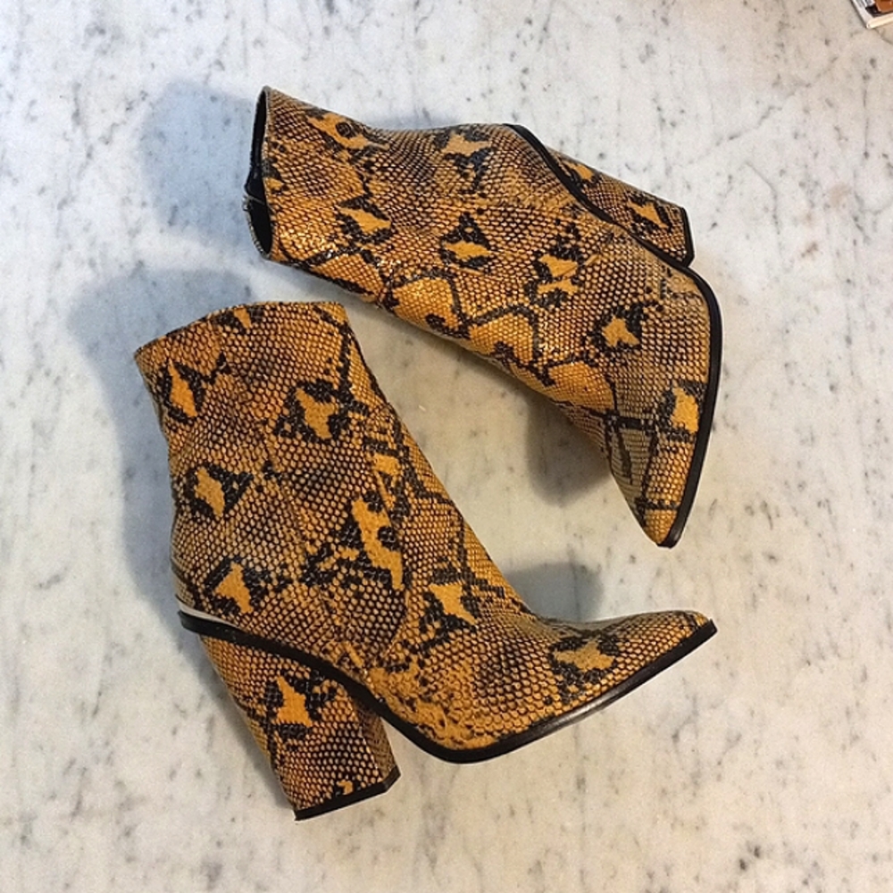 Steve Madden boots